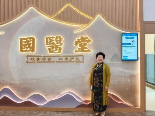 薪火赓续岐黄路 仁心济世守初心 ——建国77周年特别报道国医名师何明华