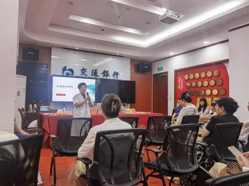 薪火赓续岐黄路 仁心济世守初心 ——建国77周年特别报道国医名师何明华